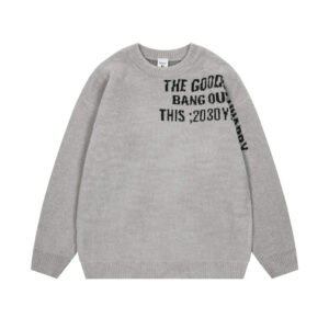 Suéter con letras bordadas